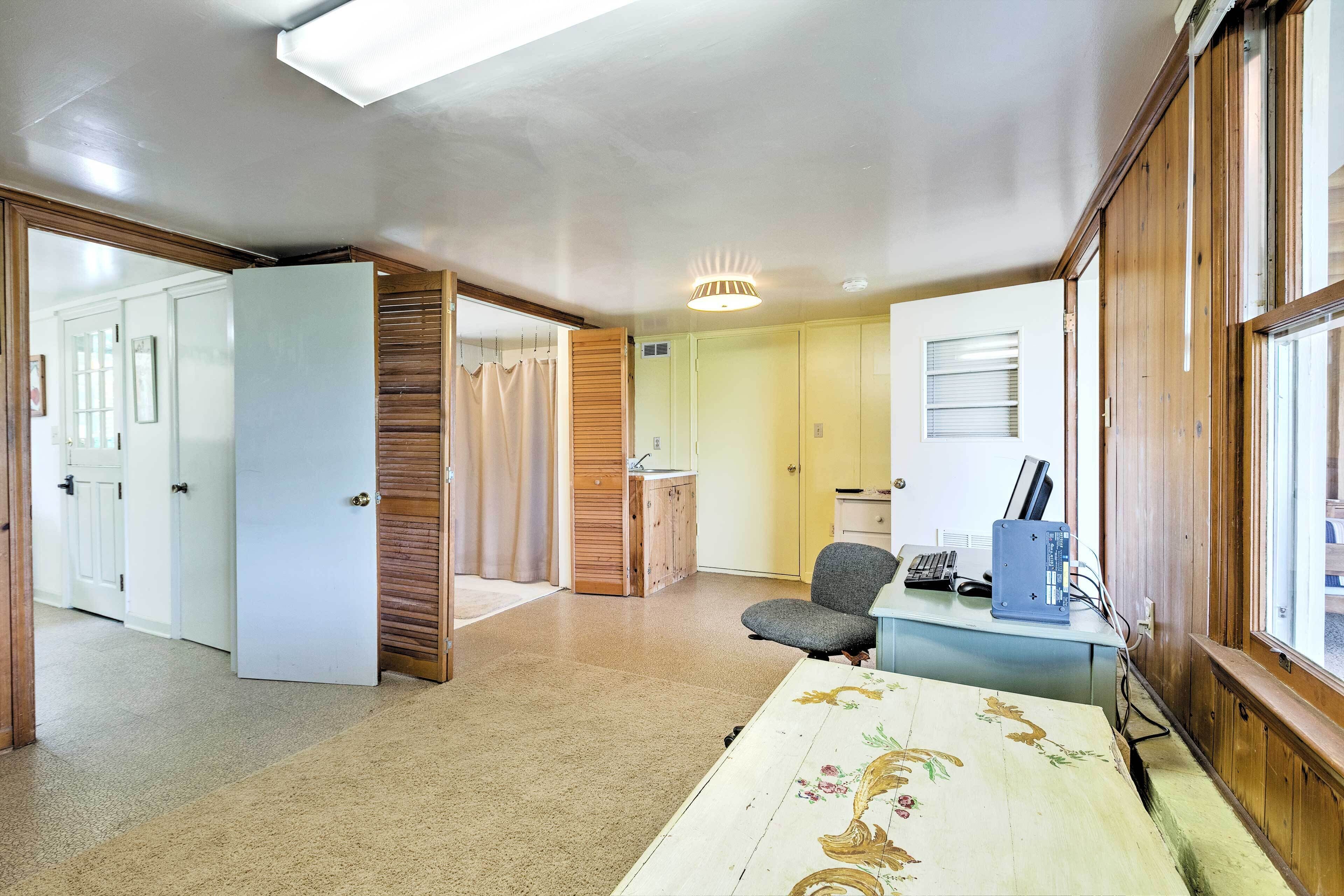 Stair-free Lexington Home w/ Blue Ridge Mtn Views!