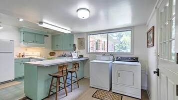 Rumah (4 Bedrooms) | Interior