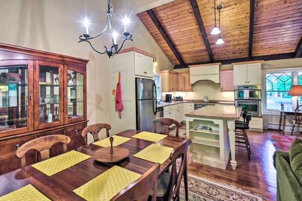 House (3 Bedrooms) | Interior