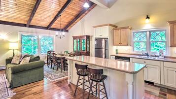 House (3 Bedrooms) | Front of property