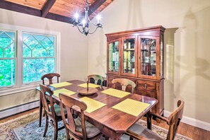 House (3 Bedrooms) | Interior - Spacious Bartlett Home w/ Fireplace + Kitchen (Glen)