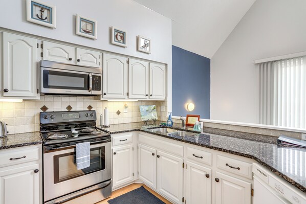 House (3 Bedrooms) | Interior - Family-friendly Port Clinton Home w/ Private Deck (Port Clinton)