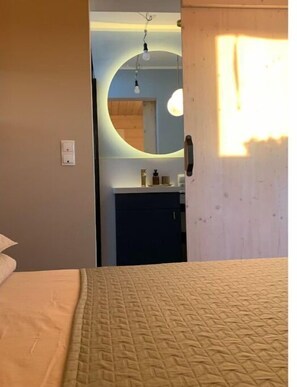 1 Schlafzimmer, Reisekinderbett, kostenloses WLAN, Bettwäsche