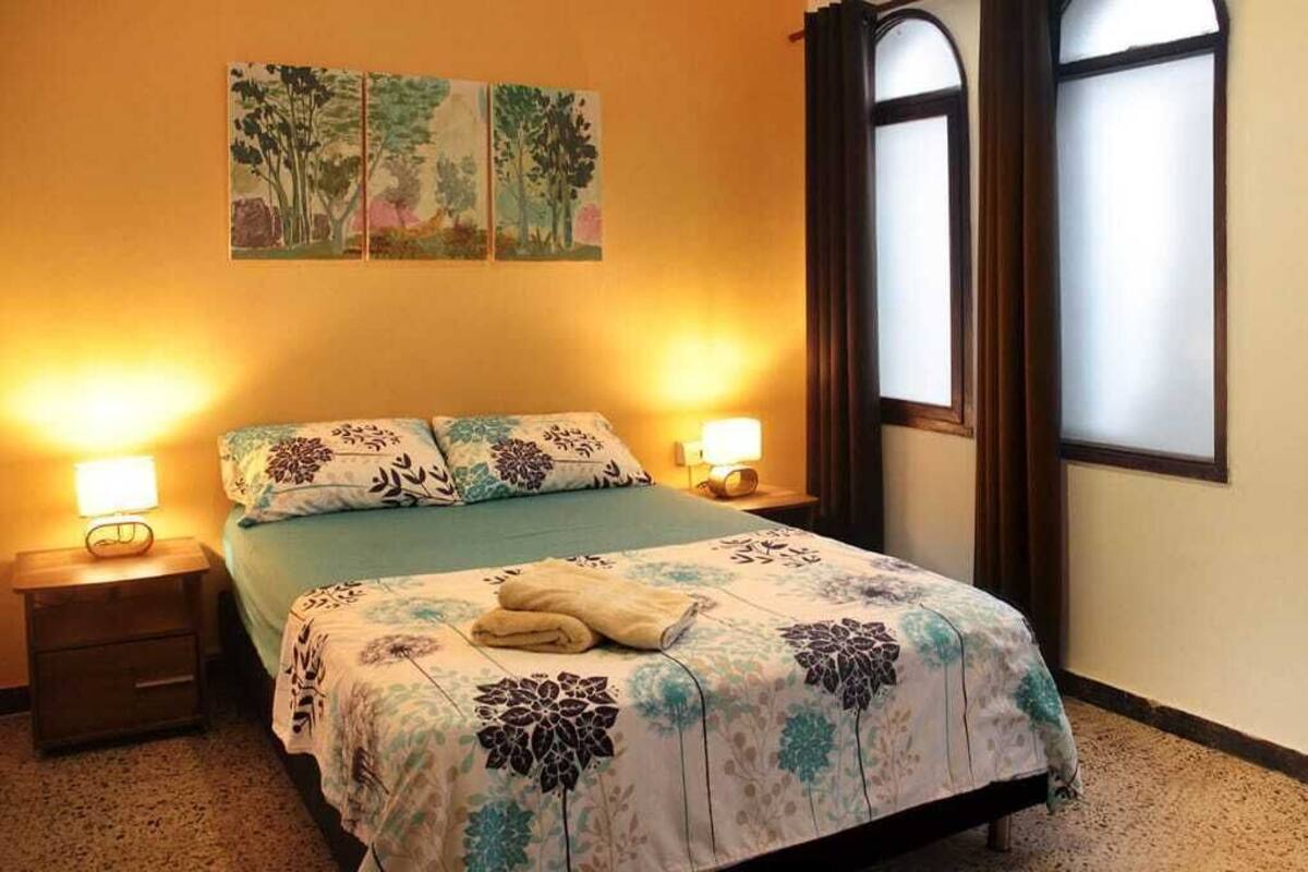 Economy Room