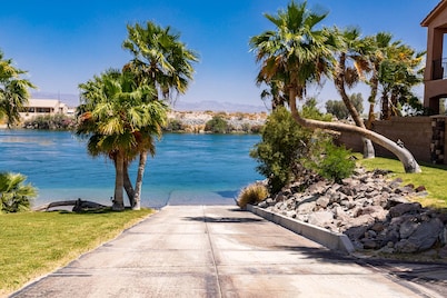 Custom Needles Estate with Private Loading Dock