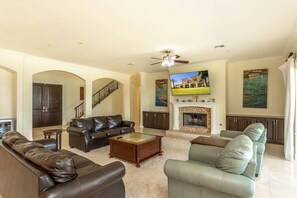 Smart TV, table tennis, stereo