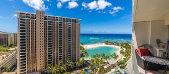 Luxury Ilikai Ocean and Fireworks View Condo 