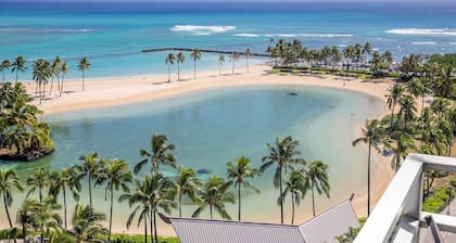 Luxury Ilikai Ocean and Fireworks View Condo
