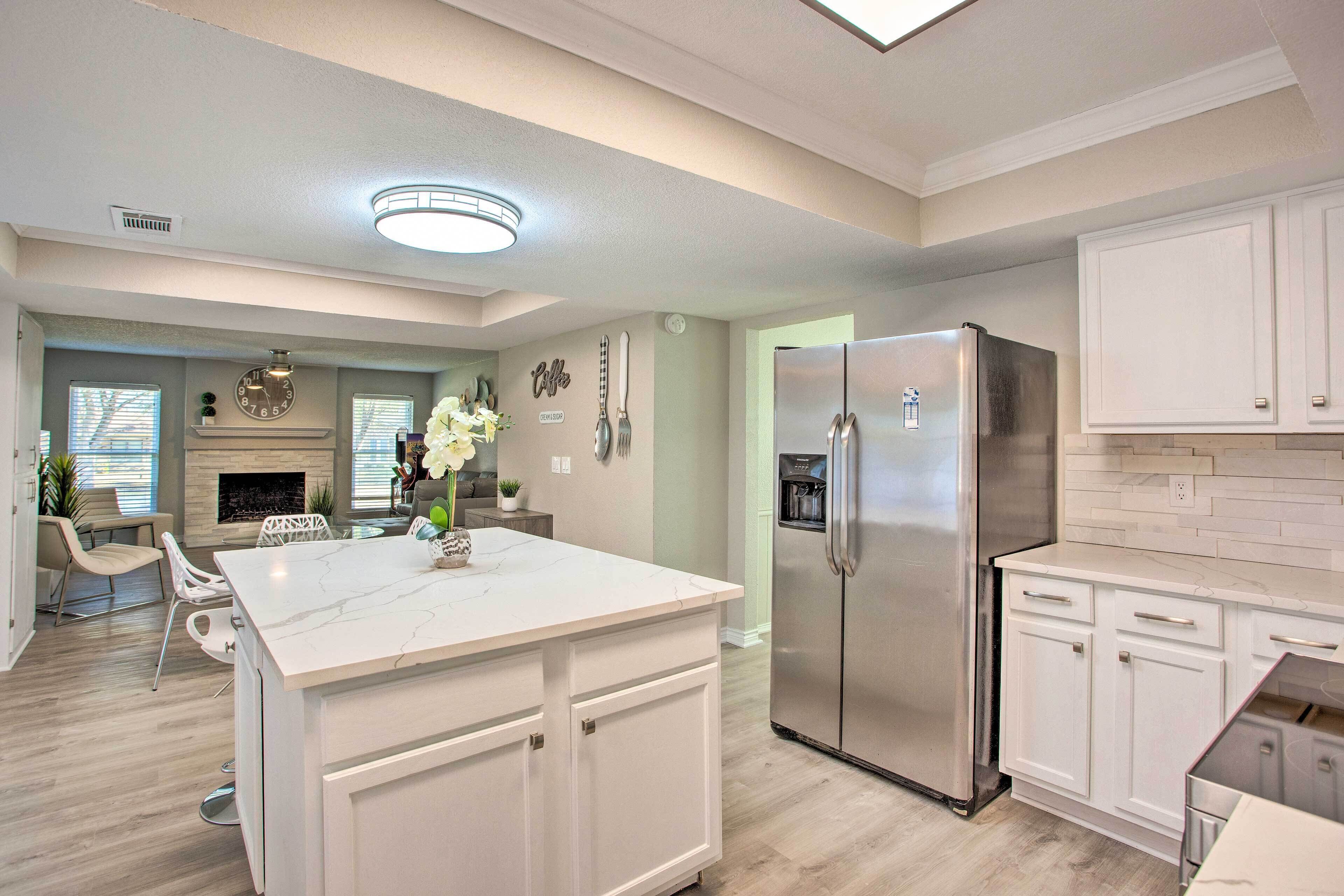 Bright, Airy Home w/ Pool & Grill!