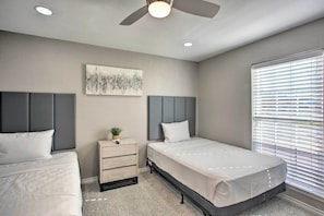 House (5 Bedrooms) | Interior