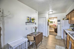 Apartment (1 Bedroom) | Interior - Akron Apartment w/ Balcony - Hunting Nearby! (Akron)