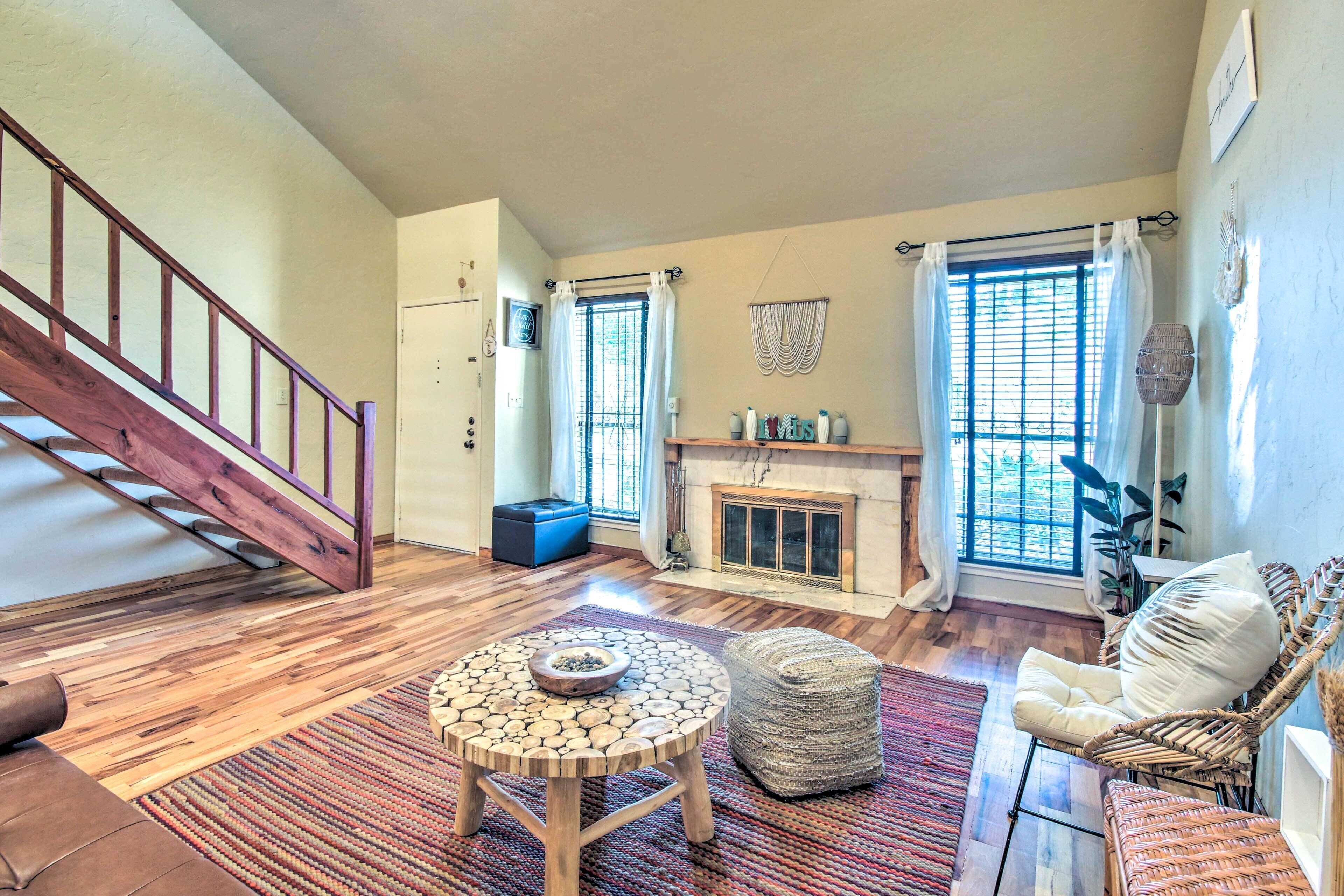 Charming Condo w/ Pool Access ~ 9 Mi to Dtwn!