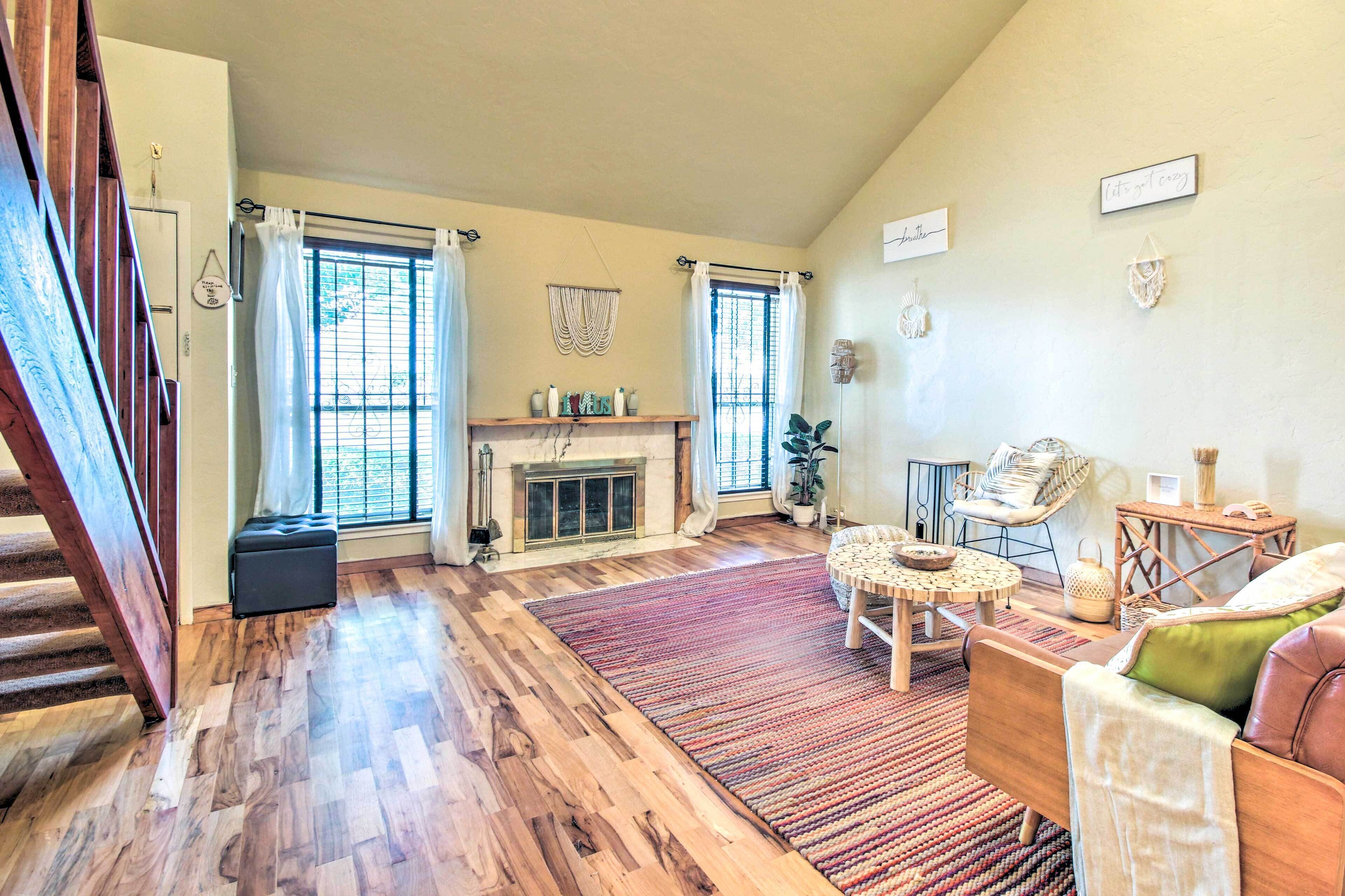 Charming Condo w/ Pool Access ~ 9 Mi to Dtwn!