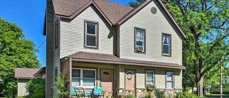 House (2 Bedrooms) | Exterior