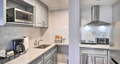 Bay Shore Vacation Rental ~ 7 Mi to the Beach