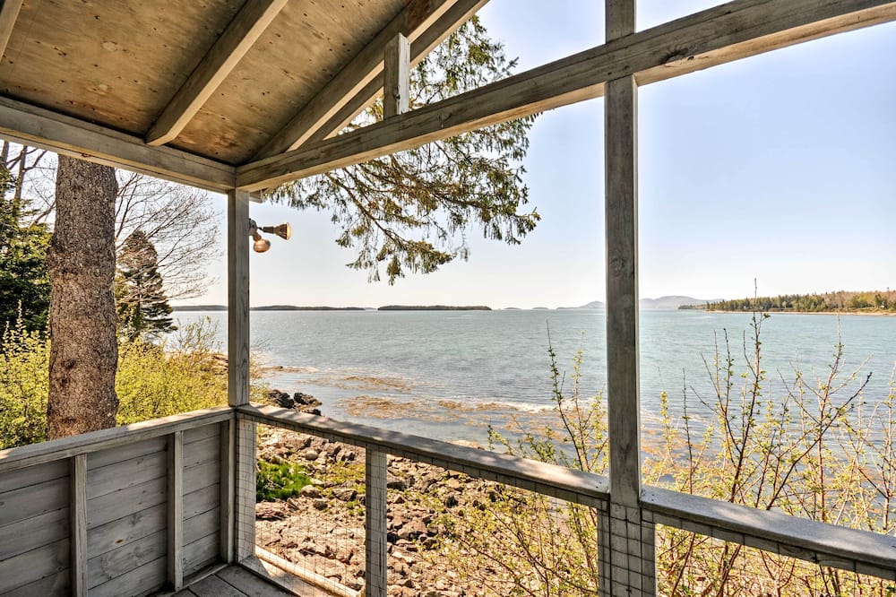 Bayfront Hancock Cottage w/ Beach Access & Views! - Sorrento Harbor, ME