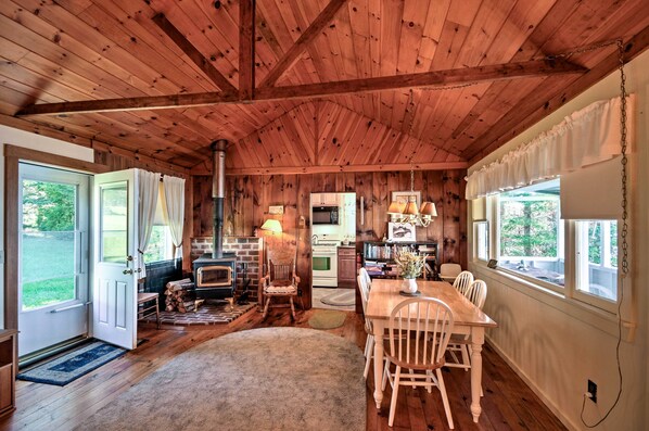 Cottage (3 Bedrooms) | Interior - Bayfront Hancock Cottage w/ Beach Access & Views! (Hancock)