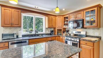 Rumah (5 Bedrooms) | Interior