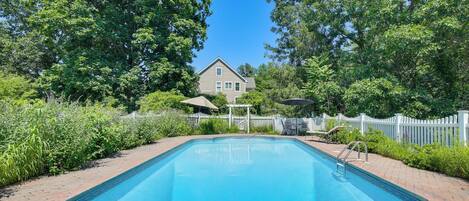 House (5 Bedrooms) | Front of property