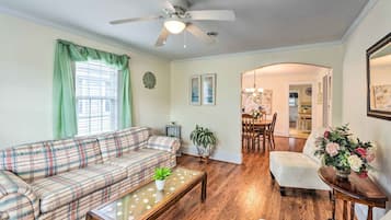 House (3 Bedrooms) | Front of property