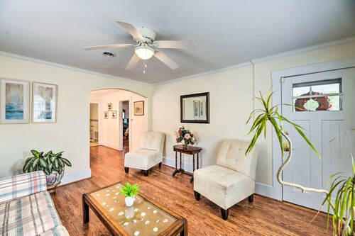 Charming Beaufort Getaway: Walk to the Waterfront!