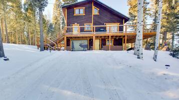 House (5 Bedrooms) | Interior