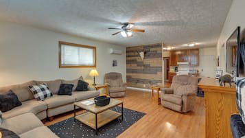 Apartment (2 Bedrooms) | Front of property