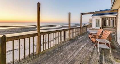 Private Beach Access! Bayfront Cape May Cottage