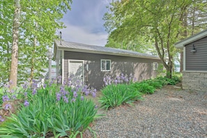 Cottage (4 Bedrooms) | Interior - Coldwater Family Retreat w/ Boat Dock & Grill! (Coldwater)