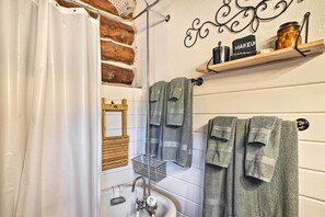 House (2 Bedrooms) | Interior - Classic Colorado Log Home w/ Mountain Views! (Florissant)
