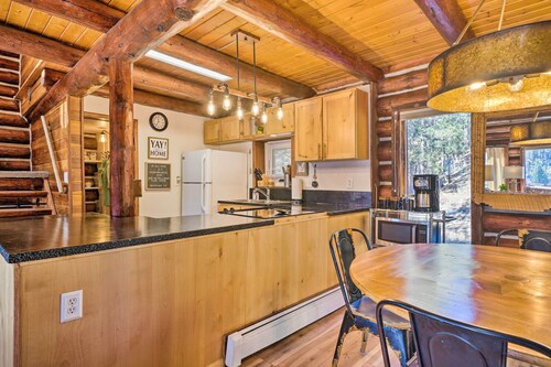 Classic Colorado Log Home w/ Mountain Views!