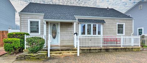 Cottage (4 Bedrooms) | Front of property