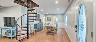 Coastal Brigantine Cottage: Walk to Beaches