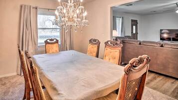 House (3 Bedrooms) | Interior