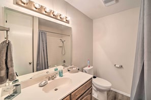 House (3 Bedrooms) | Interior - Cozy Stigler Escape, Walk to Lake Eufaula! (Stigler)