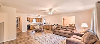 Cozy Stigler Escape, Walk to Lake Eufaula!