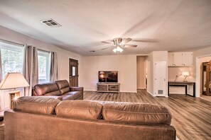 House (3 Bedrooms) | Interior - Cozy Stigler Escape, Walk to Lake Eufaula! (Stigler)
