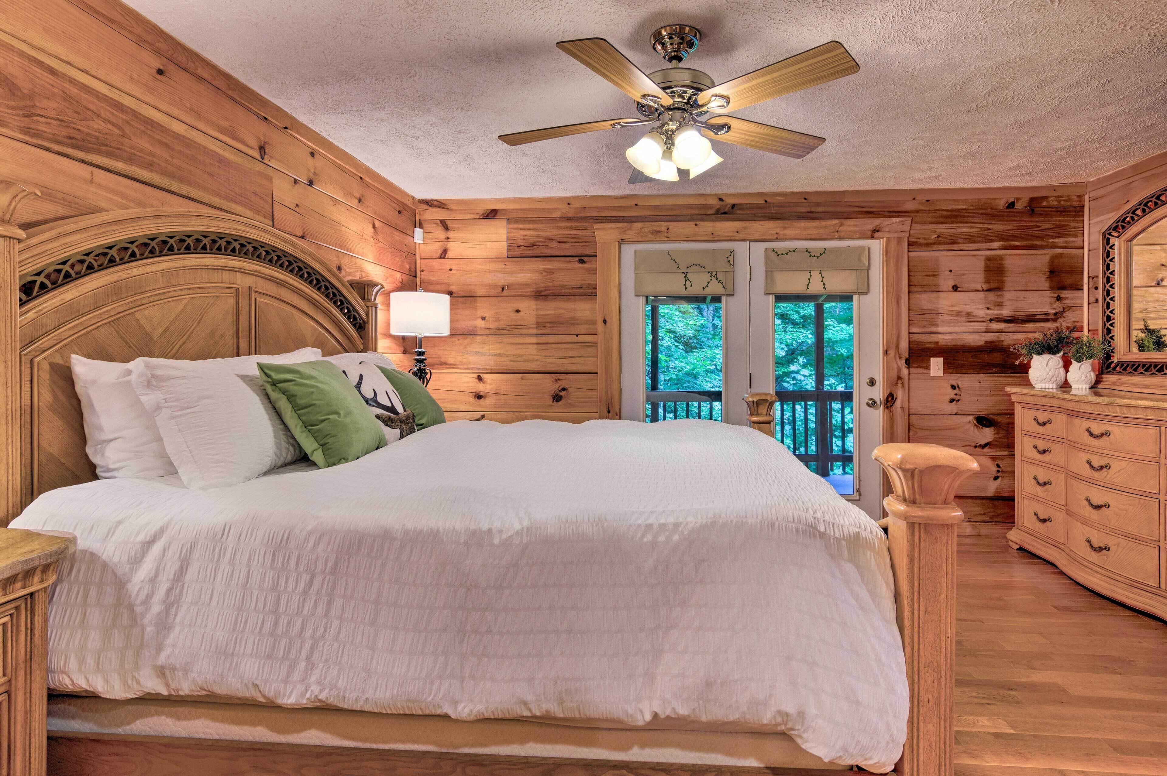 Charming Mtn Cabin 2 Mi From Downtown Boone!