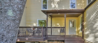 Cozy Apt by ITS 85 Trail, ½ Mi to Lake Wassookeag!