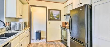 House (2 Bedrooms) | Interior