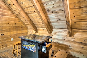 Games room - Family-friendly Gatlinburg Cabin w/ Pool Access! (Gatlinburg)