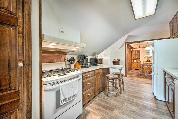 House (3 Bedrooms) | Interior