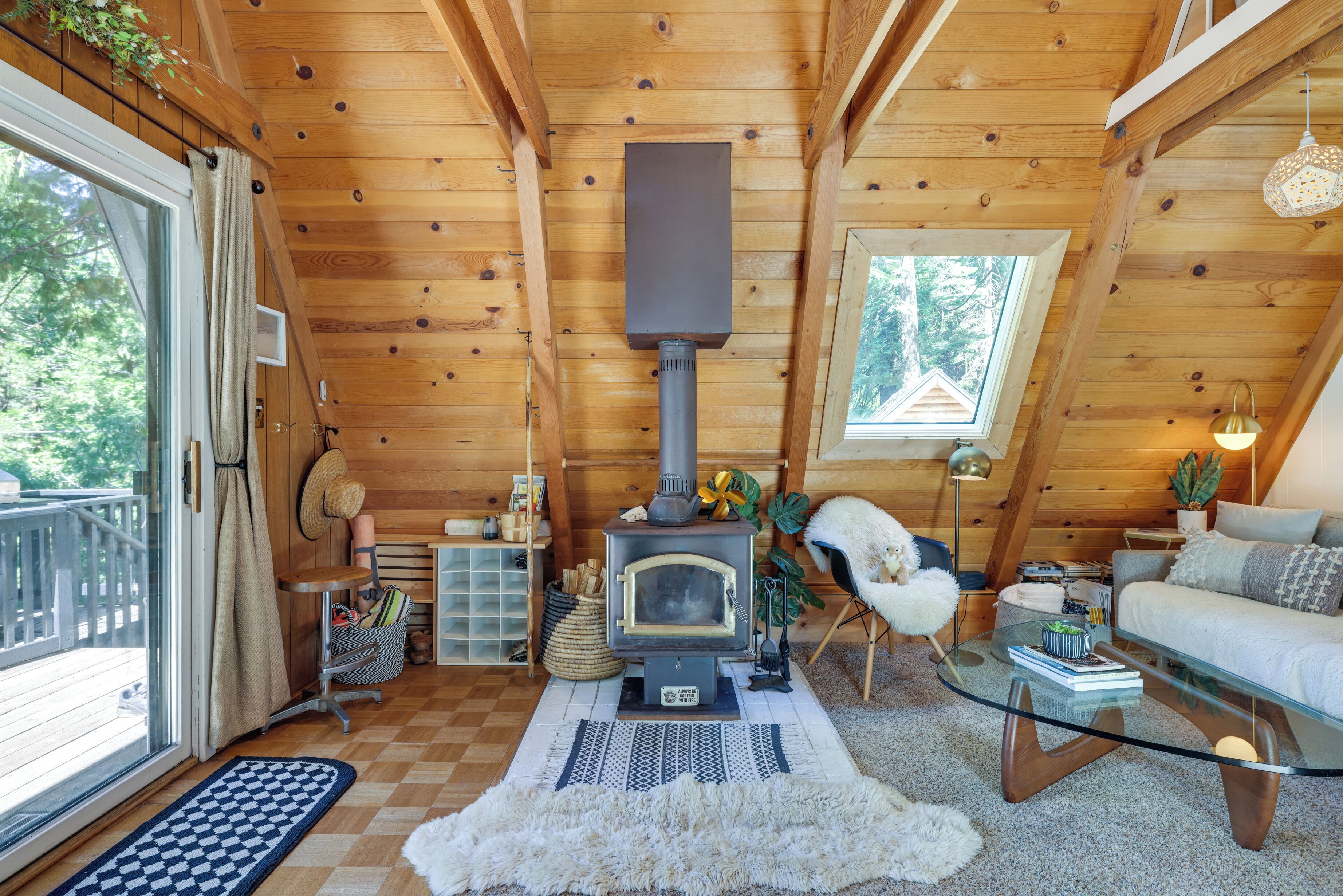 Dreamy Woodland Hideaway With Grills & Fire Pit!