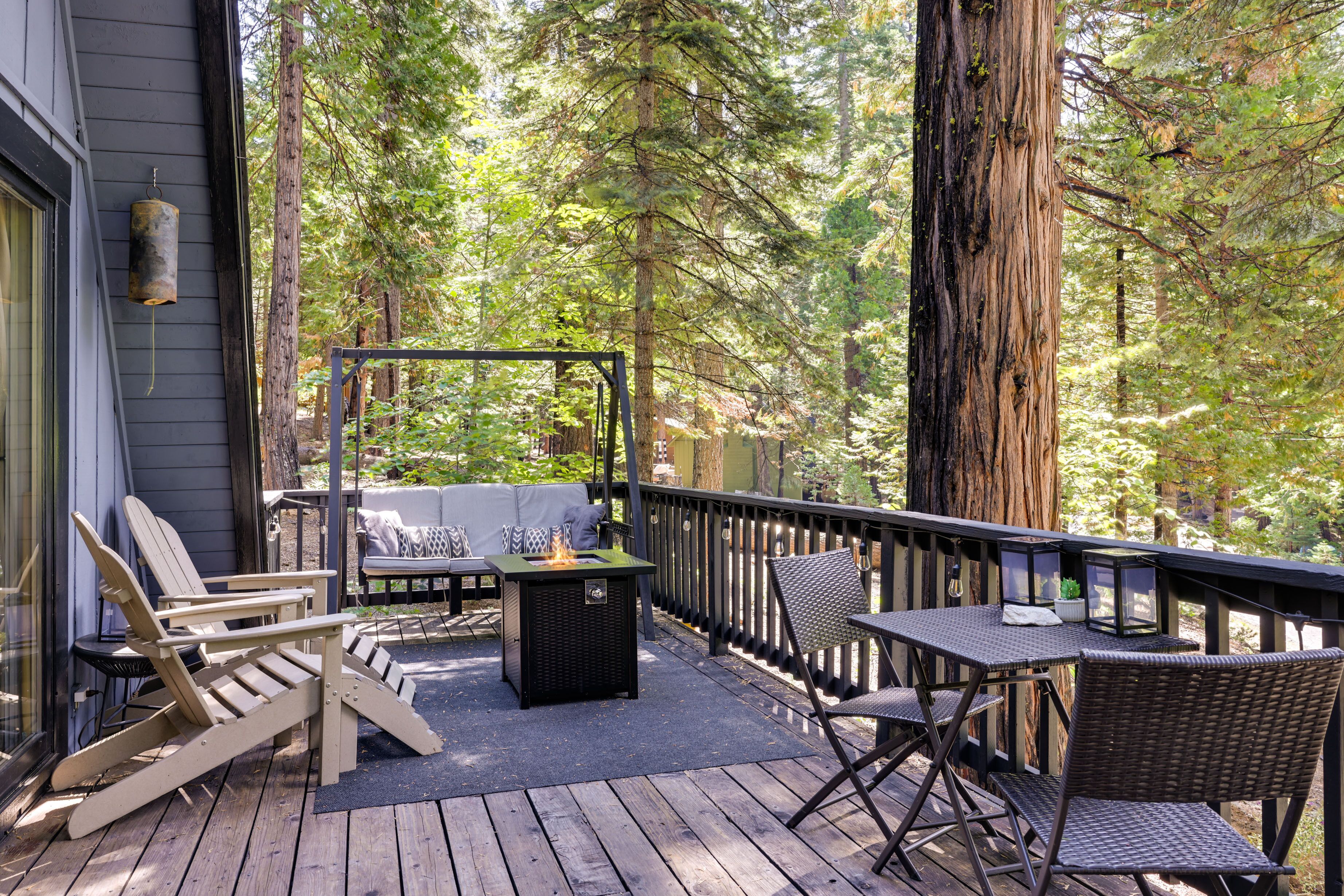 Dreamy Woodland Hideaway With Grills & Fire Pit!