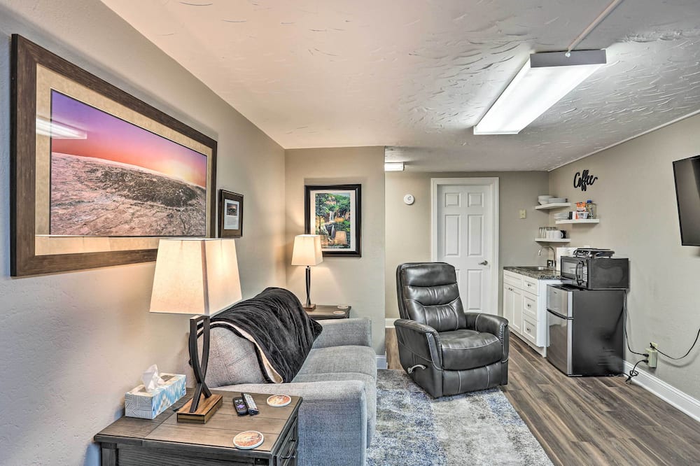 Centrally Located Sturgis Apt On Main St w/ Garage