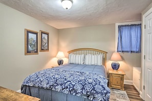 Interior - Centrally Located Sturgis Apt On Main St w/ Garage (Sturgis)