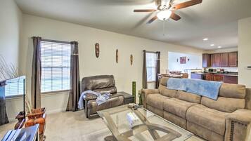 House (3 Bedrooms) | Interior