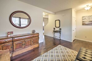 Interior - Greenwood Home: 15 Mi to Indianapolis! (Greenwood)