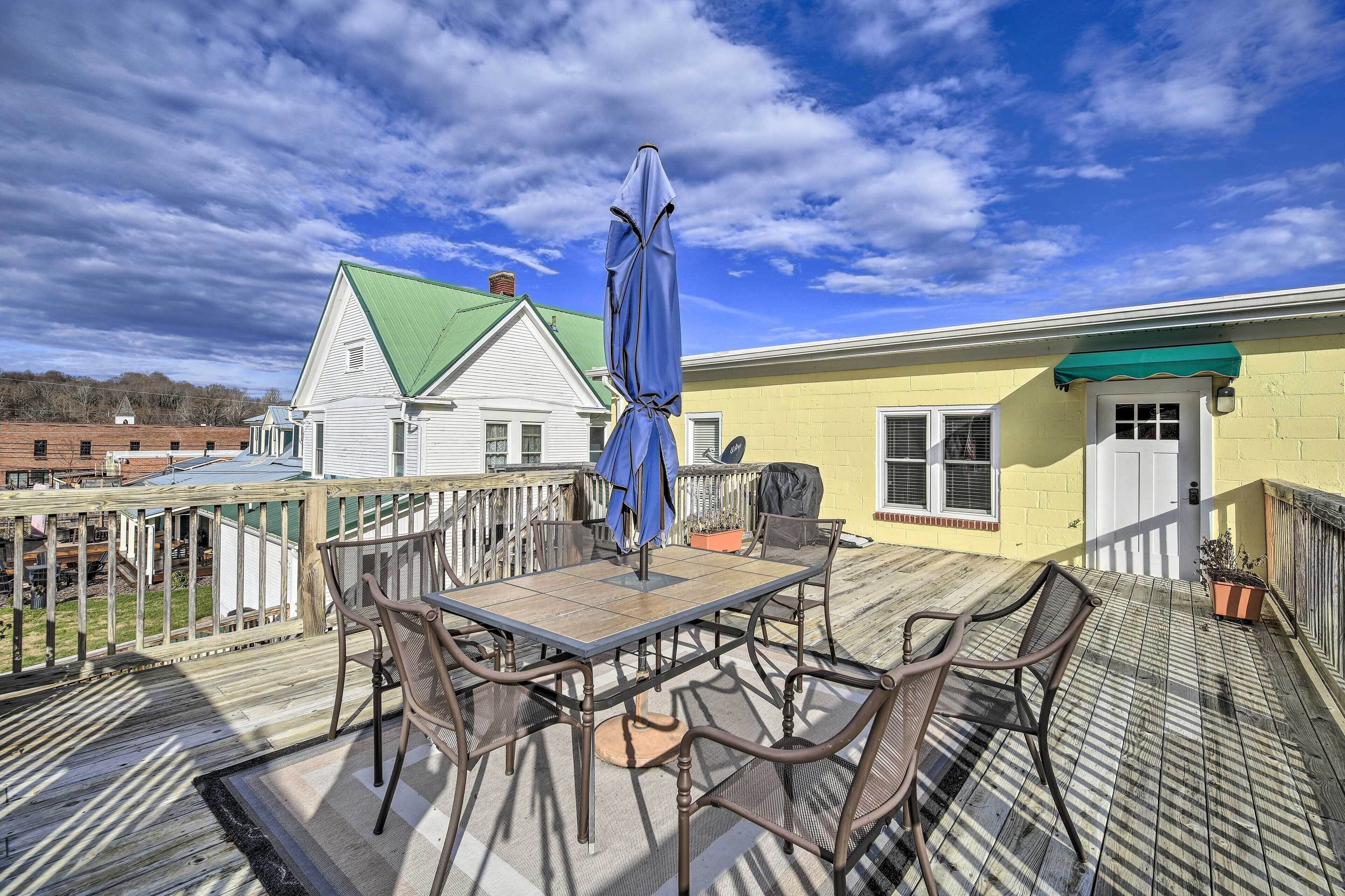 Comfy Damascus Apartment - Walkable Location