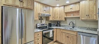 Comfy Damascus Apartment - Walkable Location